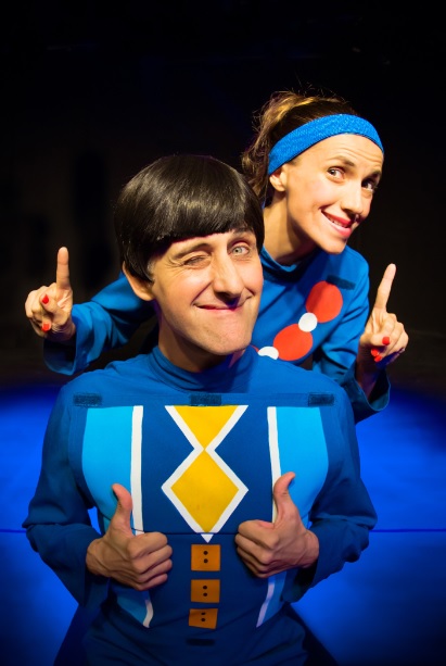 Melissa Teles-Lôbo e Alvaro Assad atuam no infantil "Victor James" Foto: Divulgação 