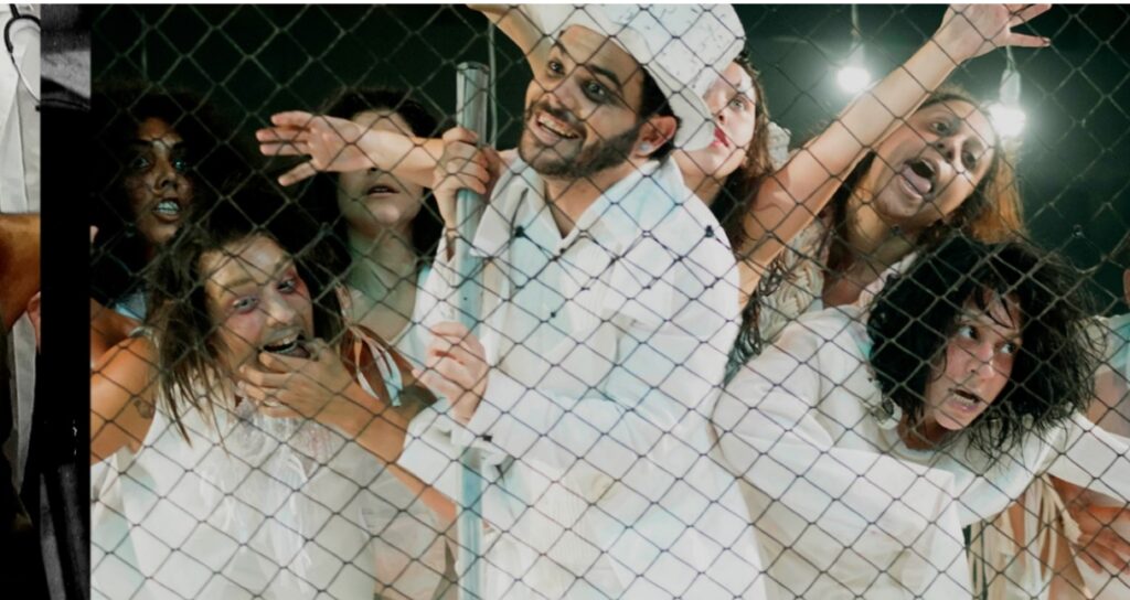 "Marat/Sade" aborda o tema da "loucura" com base em acontecimentos reais Foto: Divulgação